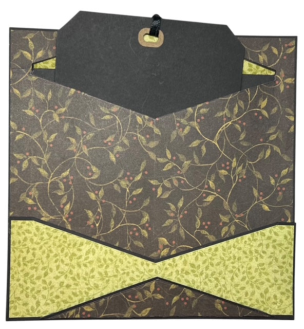 Triangle pocket slots