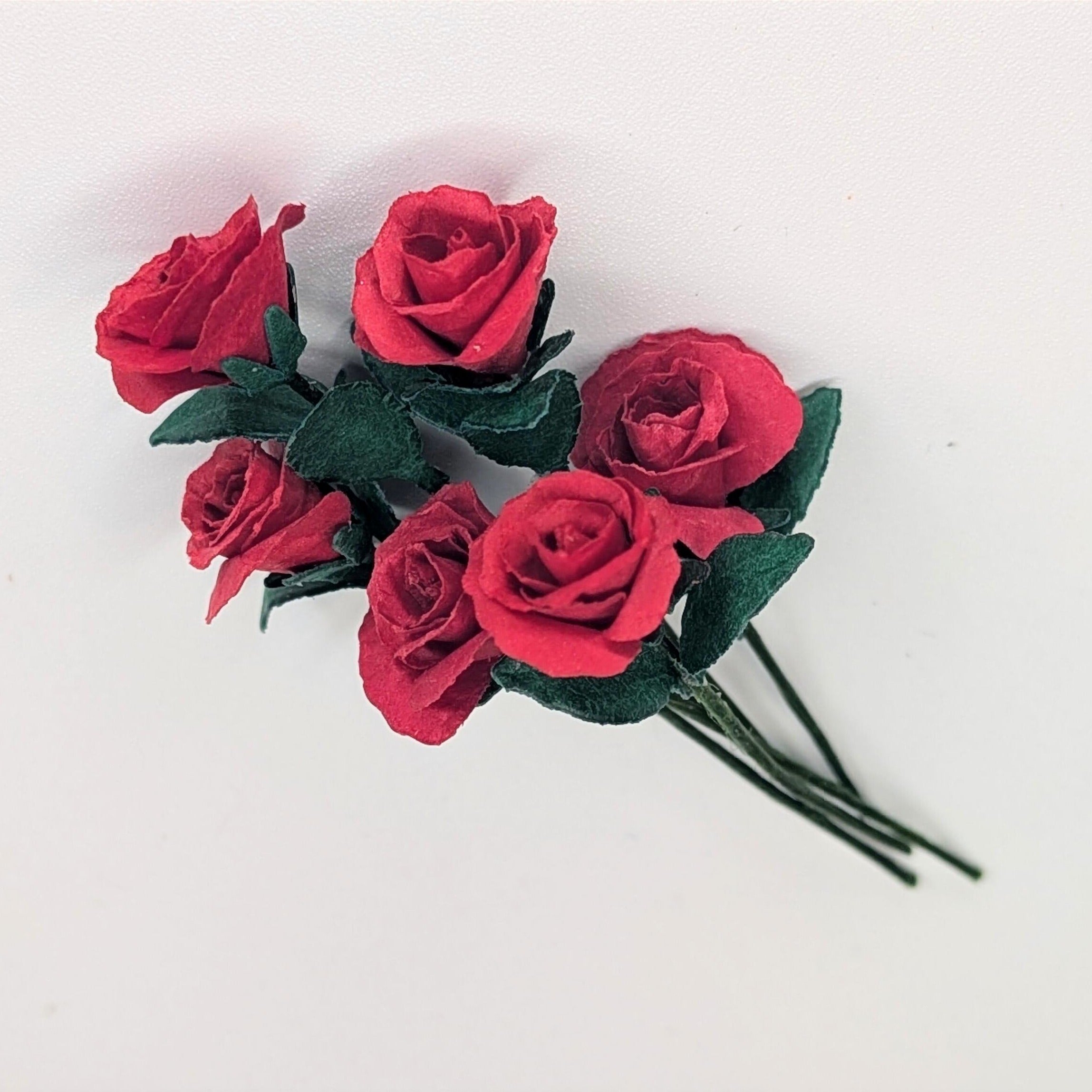 Kitten kit:  1/12 scale long stem Roses (make 6)
