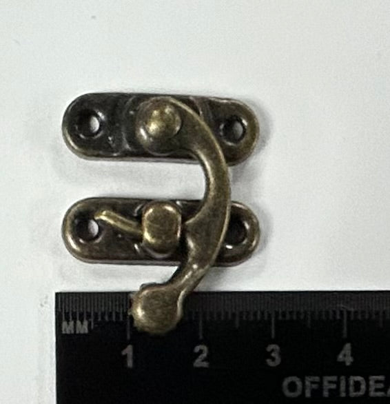 Set of 2 Hook Latches & brads